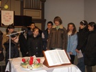 Hittanos gyermekek karácsonyi műsora 2006